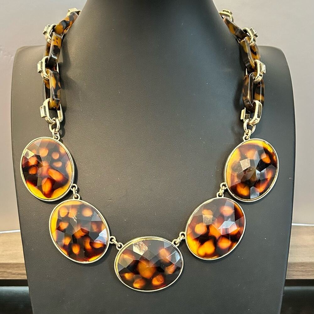 Ann Taylor faux tortoise shell medallion statement necklace #J37 like new!